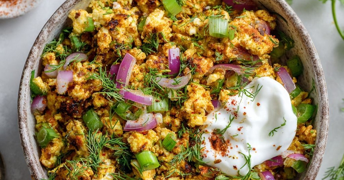 High-Protein Cottage Cheese Veggie Scramble