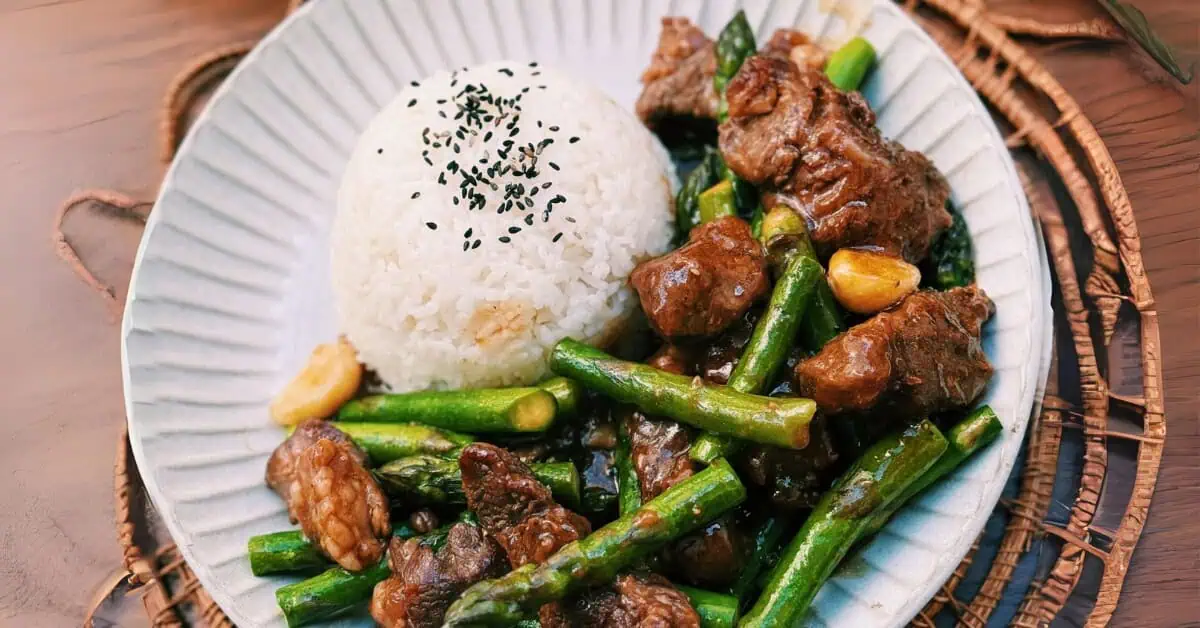 Beef Tenderloin, Mushrooms and Asparagus